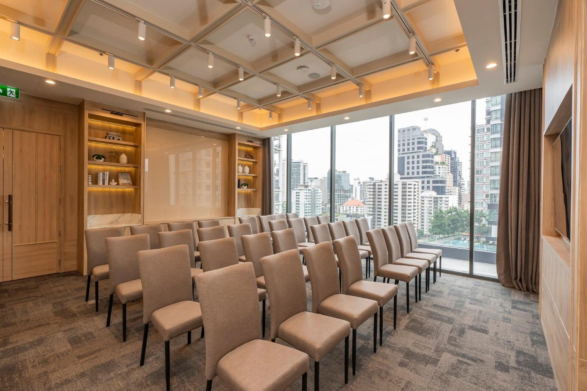 Staybridge Suites Bangkok Sukhumvit By Ihg Exterior photo