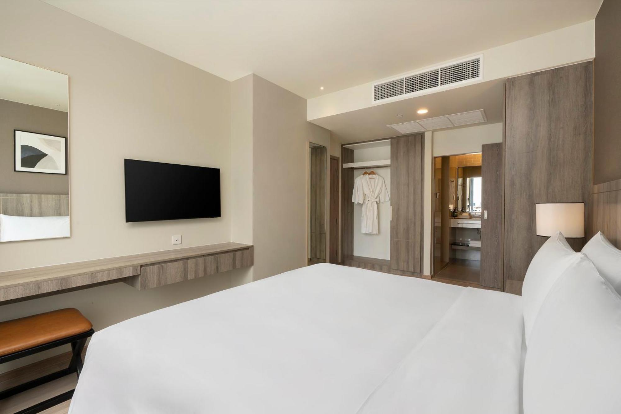 Staybridge Suites Bangkok Sukhumvit By Ihg Exterior photo