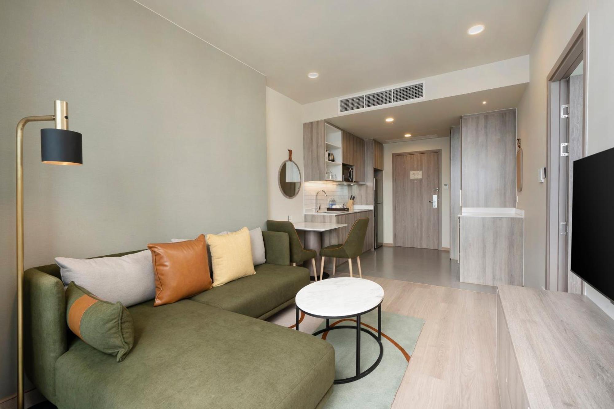 Staybridge Suites Bangkok Sukhumvit By Ihg Exterior photo